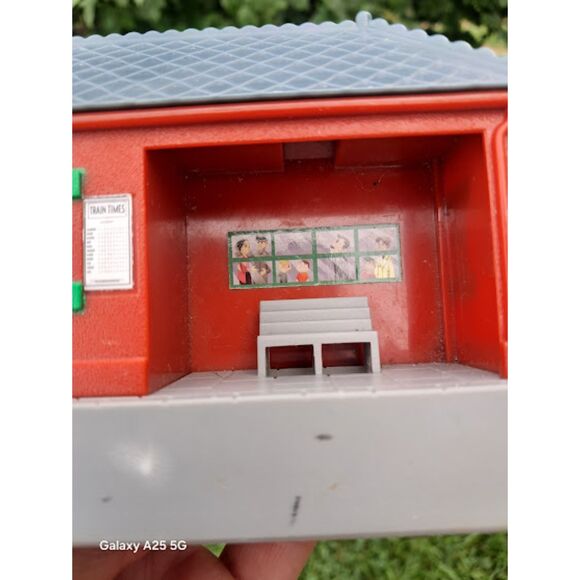 TOMY Thomas & Friends Trackmaster LOWER TIDMOUTH Train Station 2009 - Picture 3 of 14